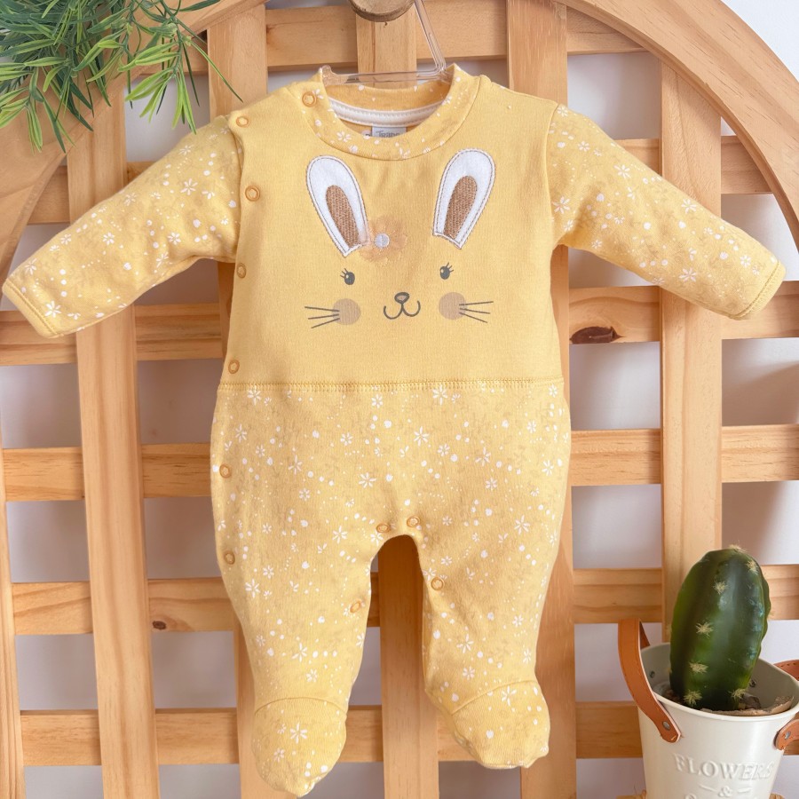 Macacão Trape Zape - Coelhinha com Flor Amarela - Amarelo